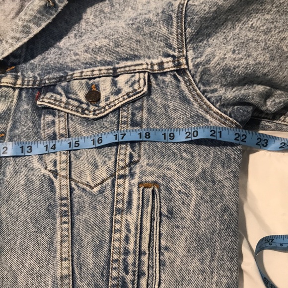 Vintage 89,s 90,s Levi's jean jacket - Picture 9 of 16